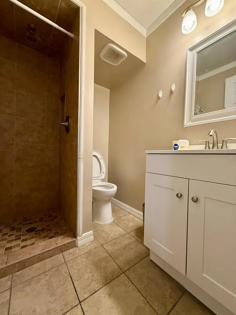 23737 Lake Avenue Sorrento FL 32776