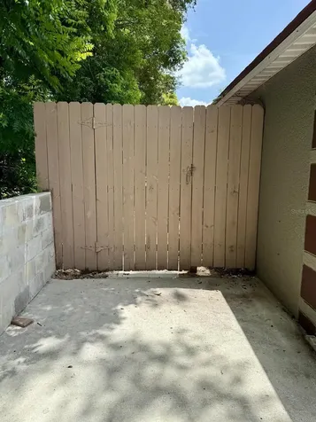 23737 Lake Avenue Sorrento FL 32776