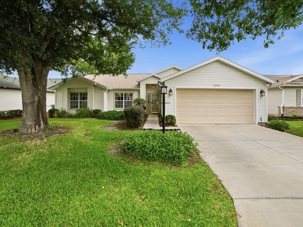 25069 Riverwalk Drive Leesburg FL 34748