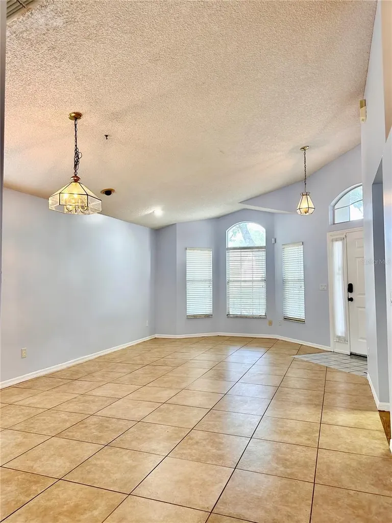 8214 Woodsworth Drive Orlando FL 32817