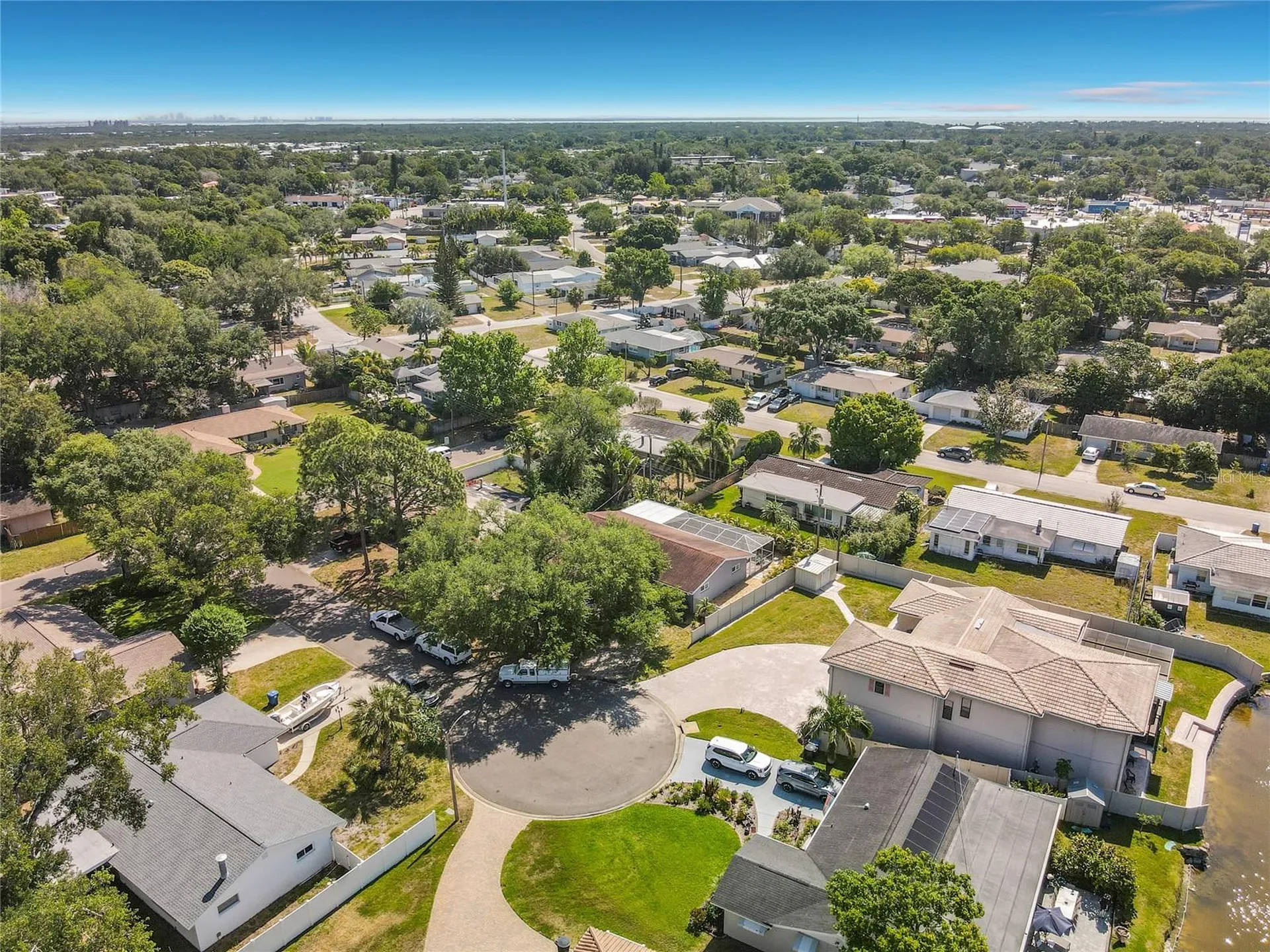 211 NW Monroe Circle N St Petersburg FL 33702