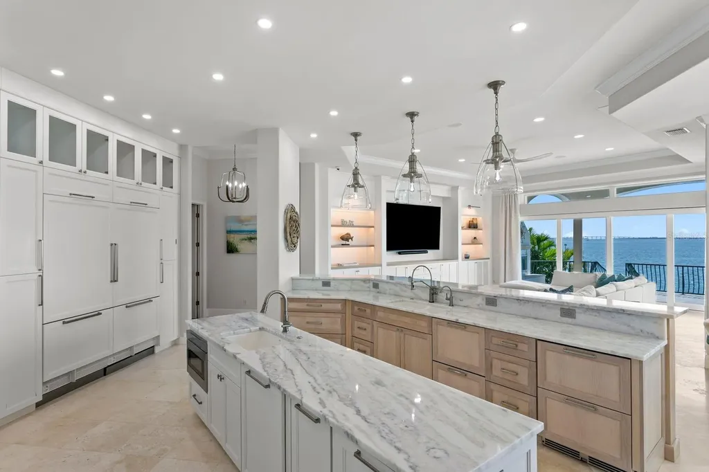 611 1st Avenue S Tierra Verde FL 33715