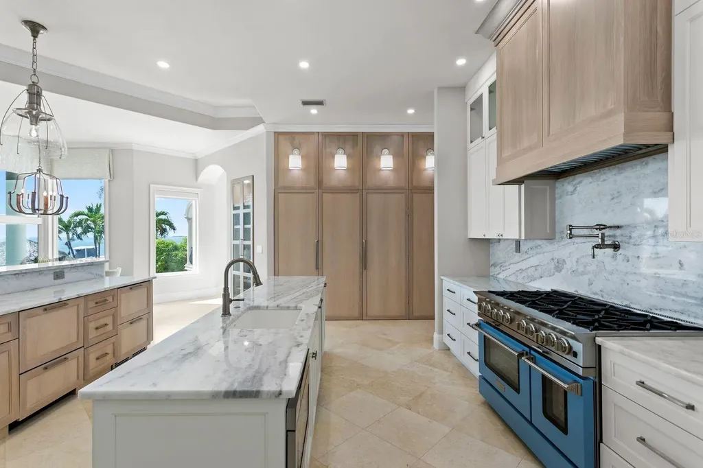 611 1st Avenue S Tierra Verde FL 33715