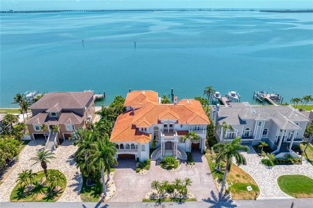 611 1st Avenue S Tierra Verde FL 33715