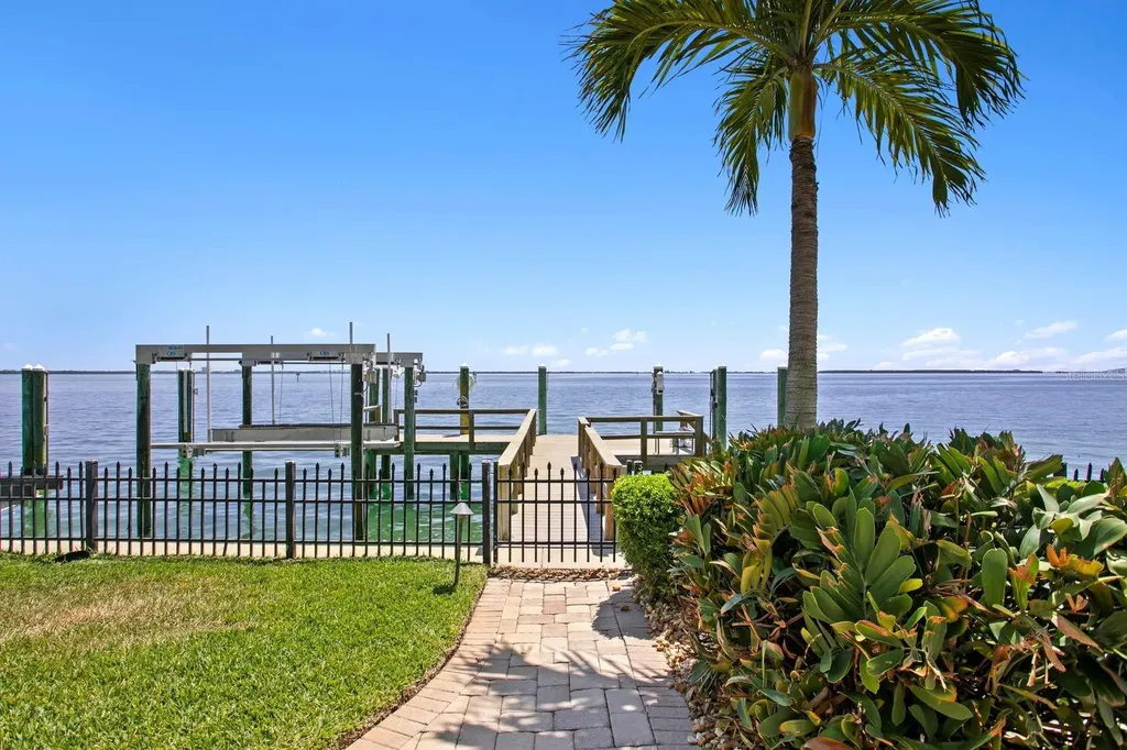 611 1st Avenue S Tierra Verde FL 33715