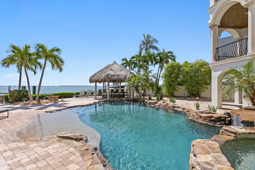 611 1st Avenue S Tierra Verde FL 33715