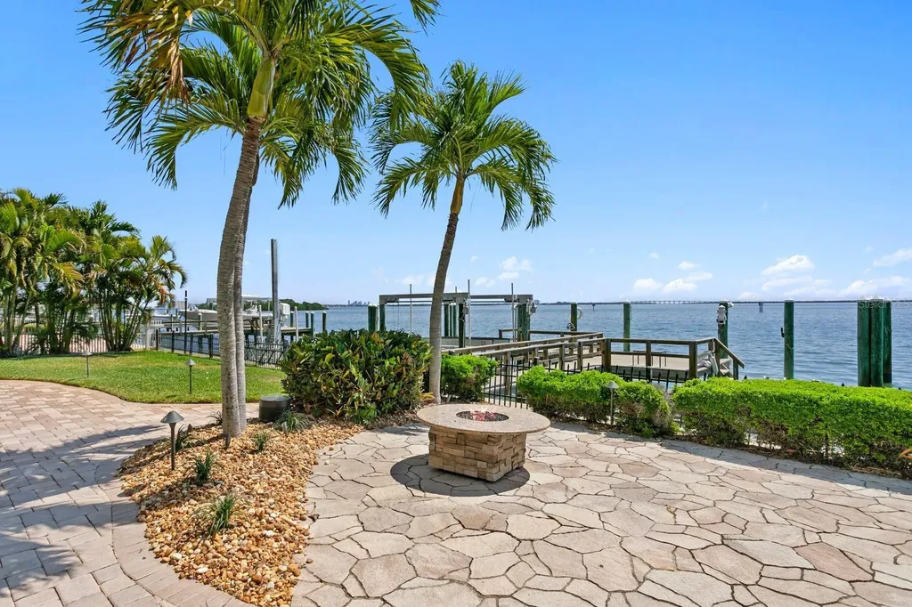 611 1st Avenue S Tierra Verde FL 33715