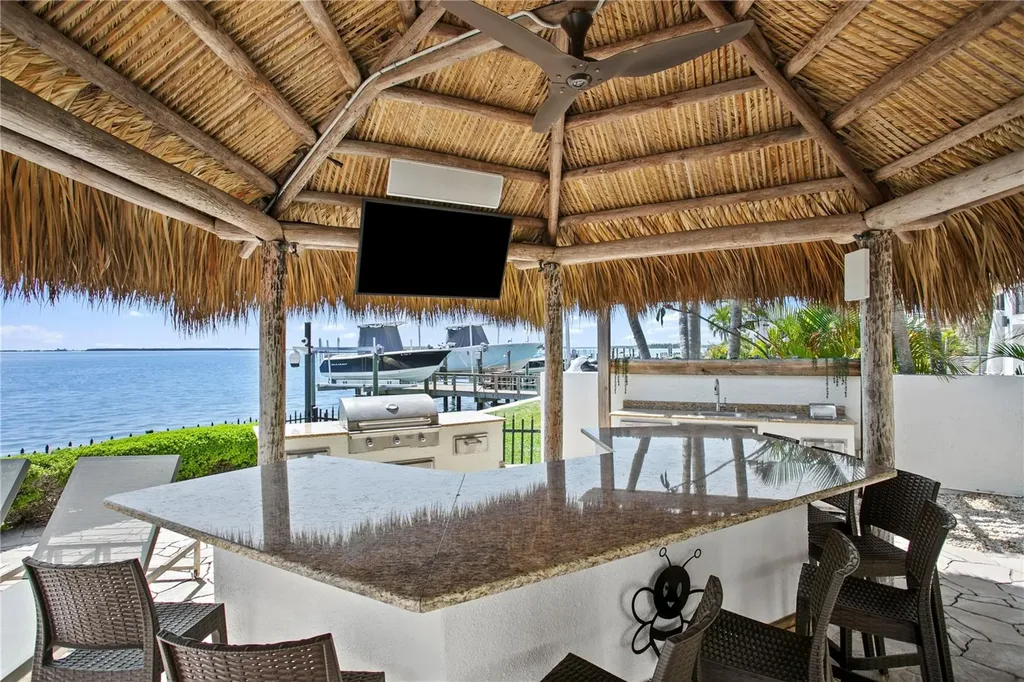 611 1st Avenue S Tierra Verde FL 33715