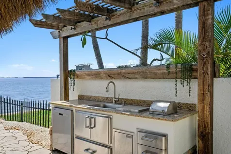 611 1st Avenue S Tierra Verde FL 33715