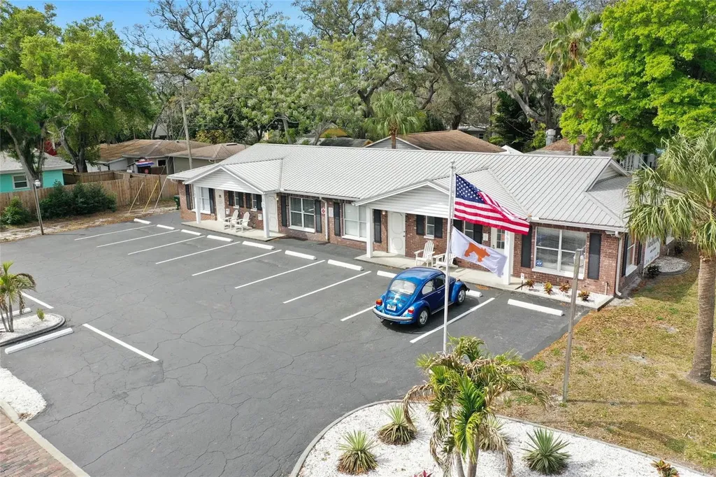 167 6th Street SW Largo FL 33770