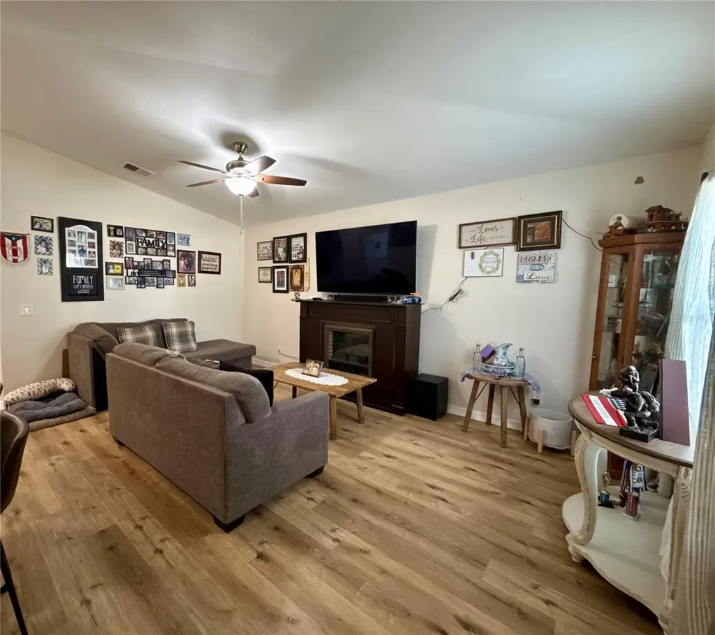 313 Oak Street Auburndale FL 33823