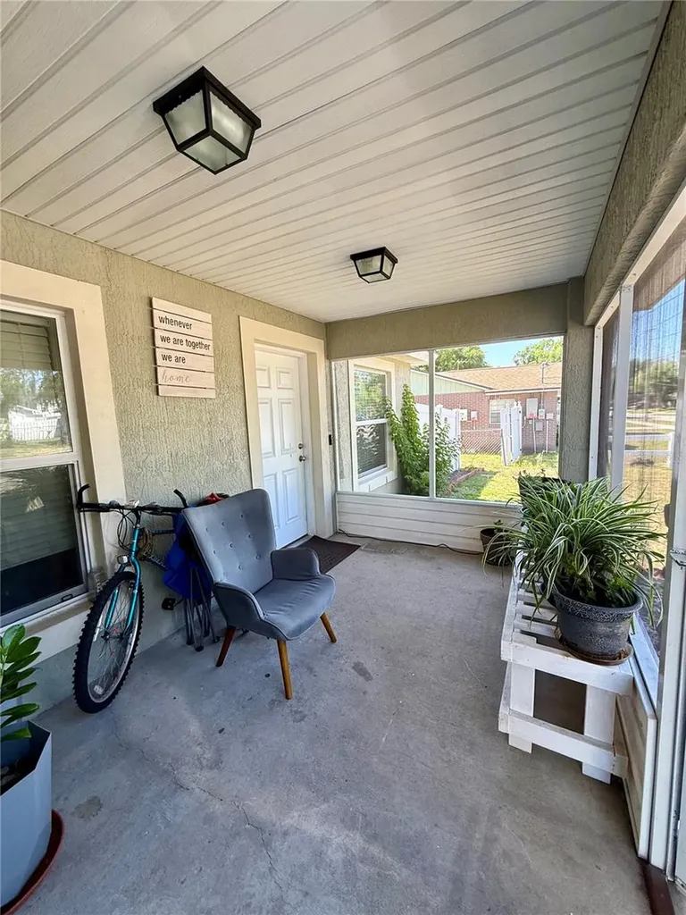313 Oak Street Auburndale FL 33823