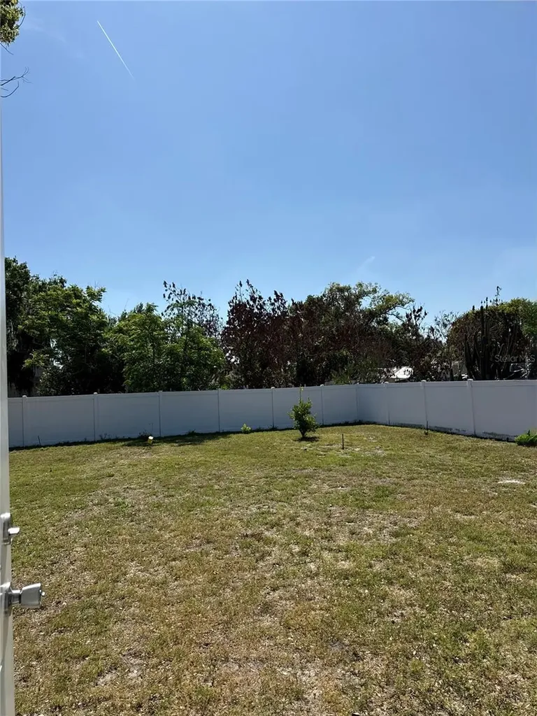 313 Oak Street Auburndale FL 33823