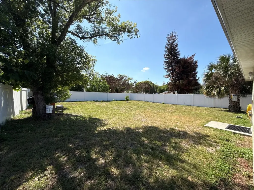 313 Oak Street Auburndale FL 33823