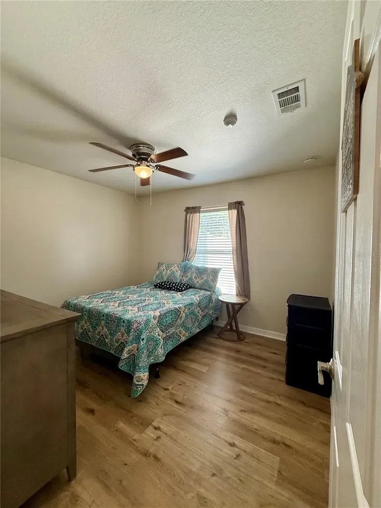 313 Oak Street Auburndale FL 33823