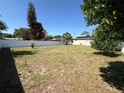 313 Oak Street Auburndale FL 33823