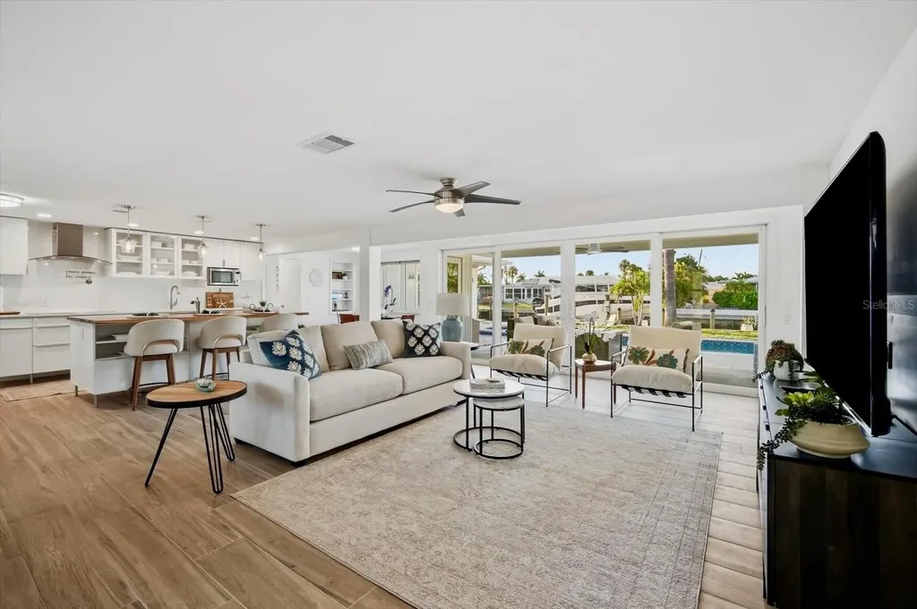 617 Dundee Lane Holmes Beach FL 34217