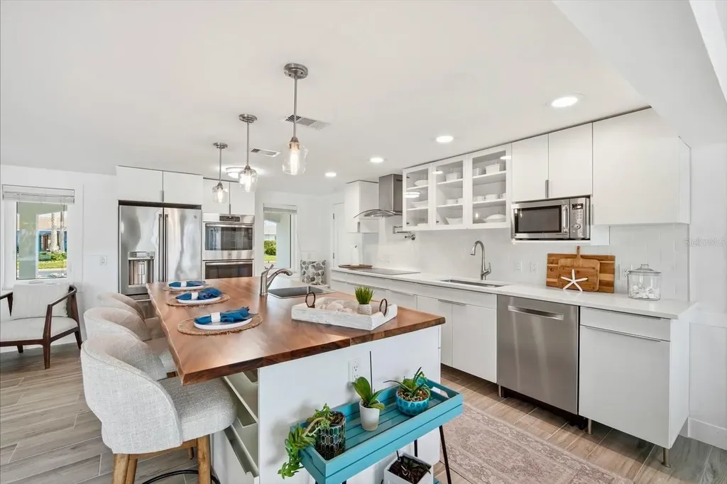 617 Dundee Lane Holmes Beach FL 34217