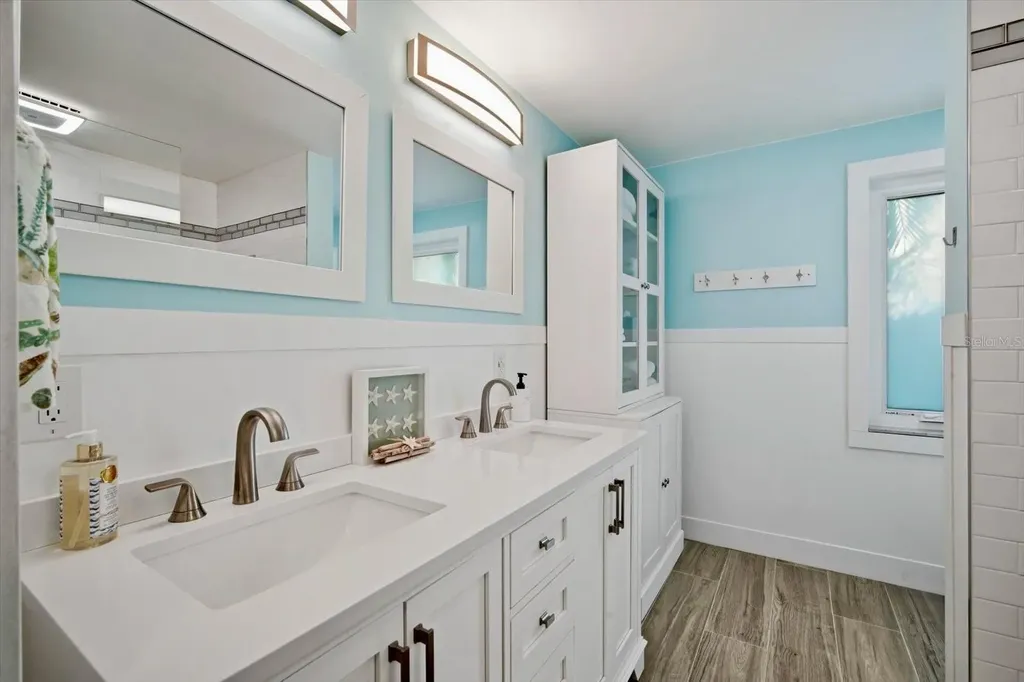 617 Dundee Lane Holmes Beach FL 34217