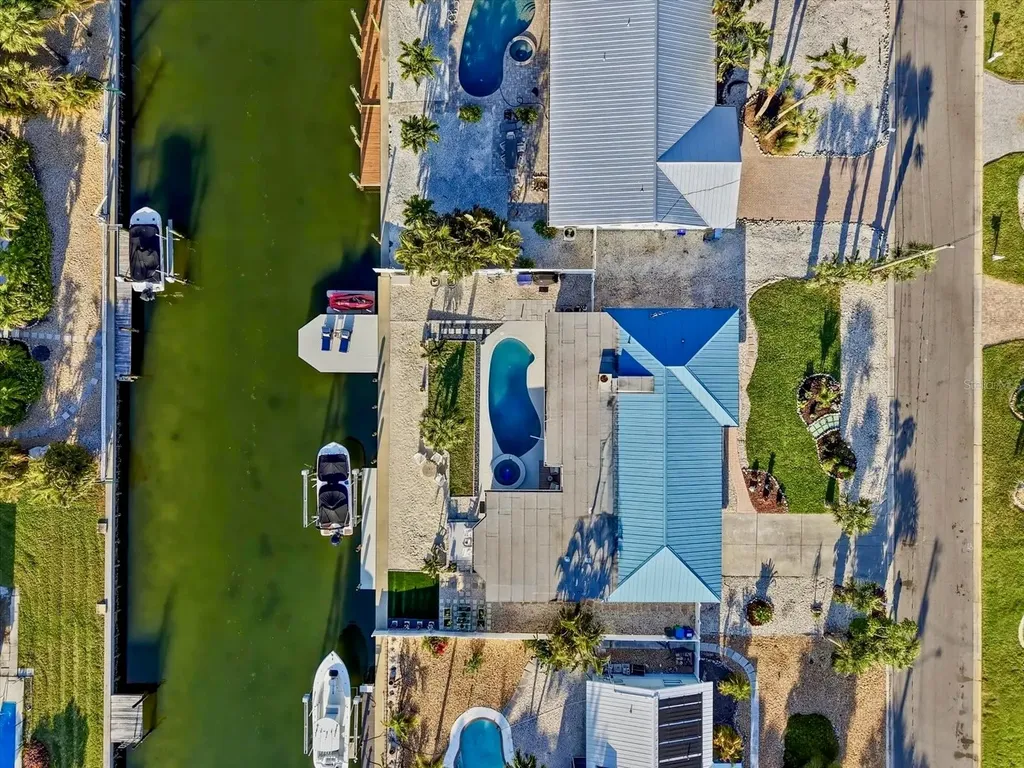 617 Dundee Lane Holmes Beach FL 34217