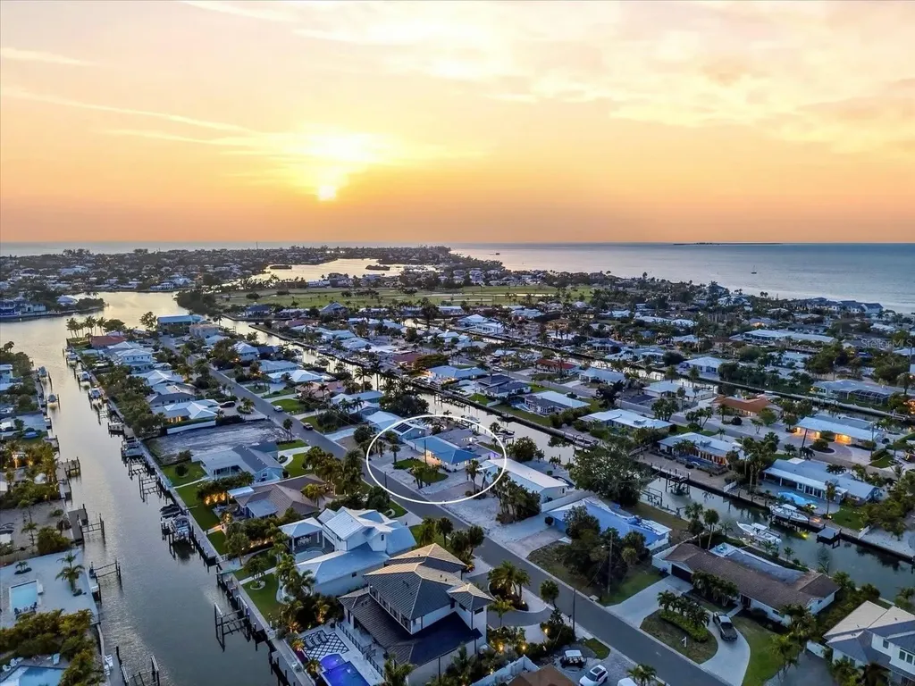 617 Dundee Lane Holmes Beach FL 34217