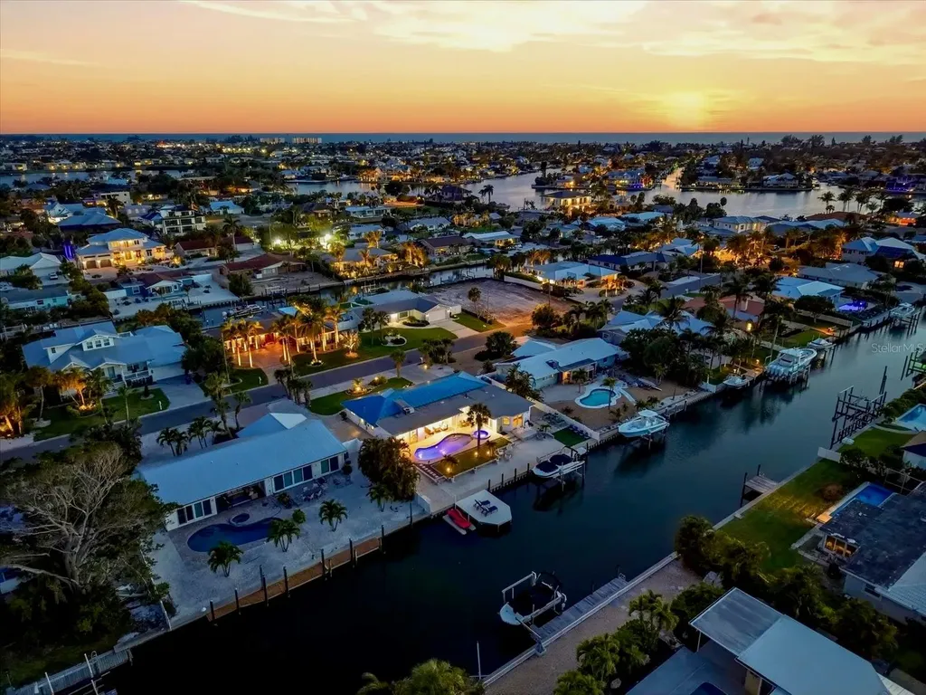 617 Dundee Lane Holmes Beach FL 34217