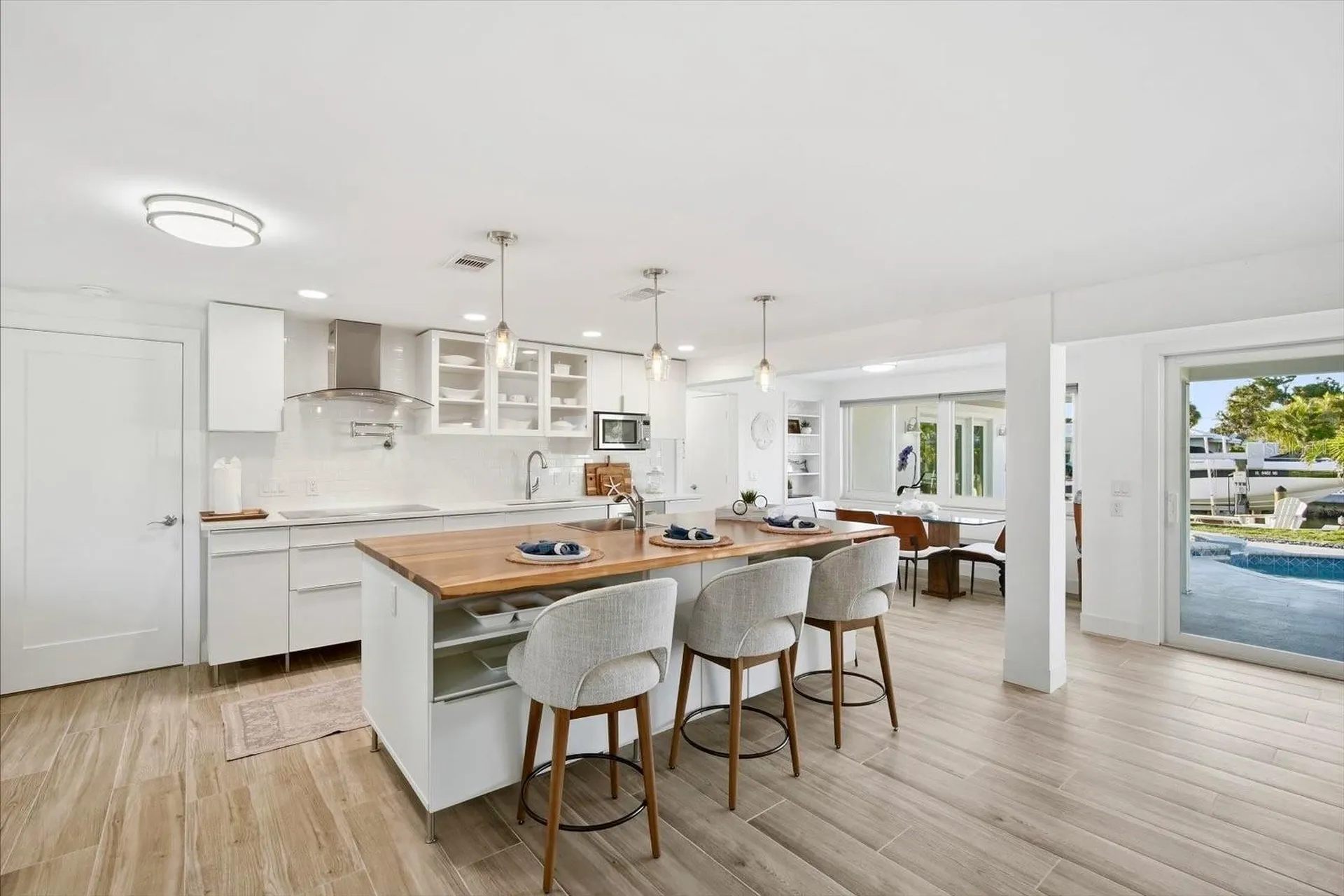 617 Dundee Lane Holmes Beach FL 34217