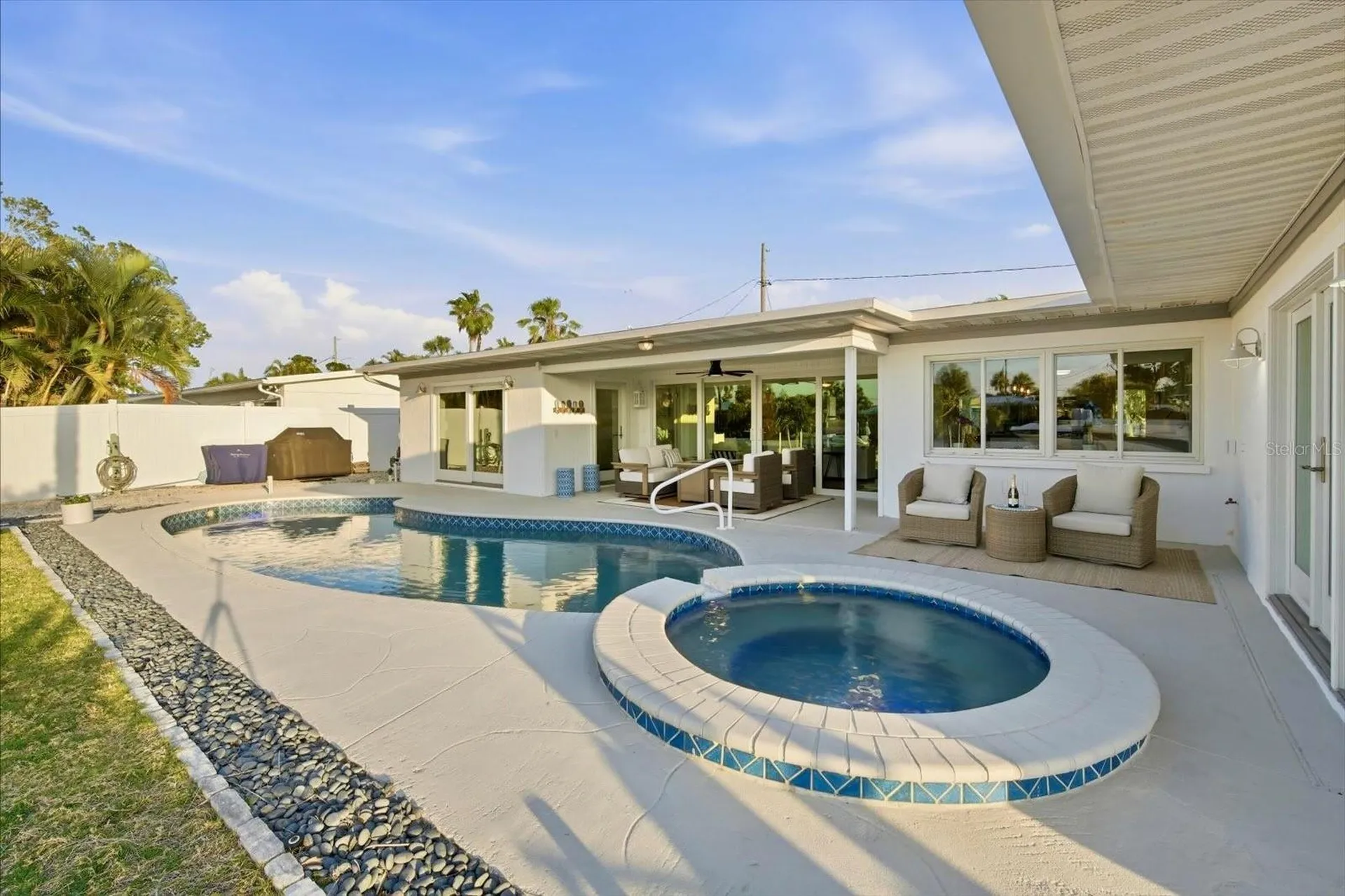 617 Dundee Lane Holmes Beach FL 34217