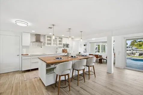617 Dundee Lane Holmes Beach FL 34217