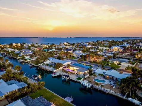 617 Dundee Lane Holmes Beach FL 34217