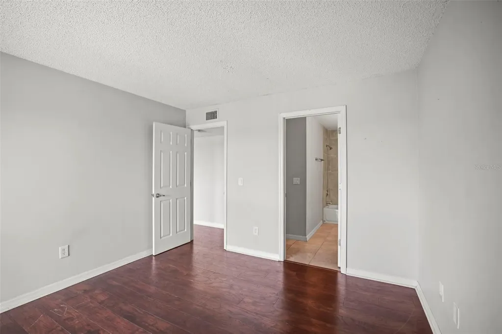 455 Alt 19 S Palm Harbor FL 34683