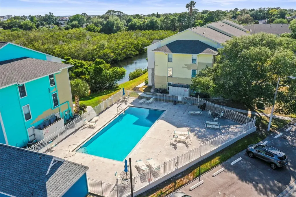 455 Alt 19 S Palm Harbor FL 34683