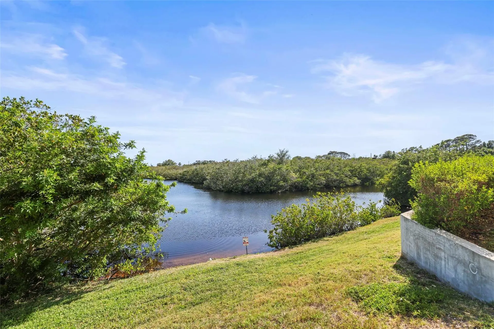 455 Alt 19 S Palm Harbor FL 34683
