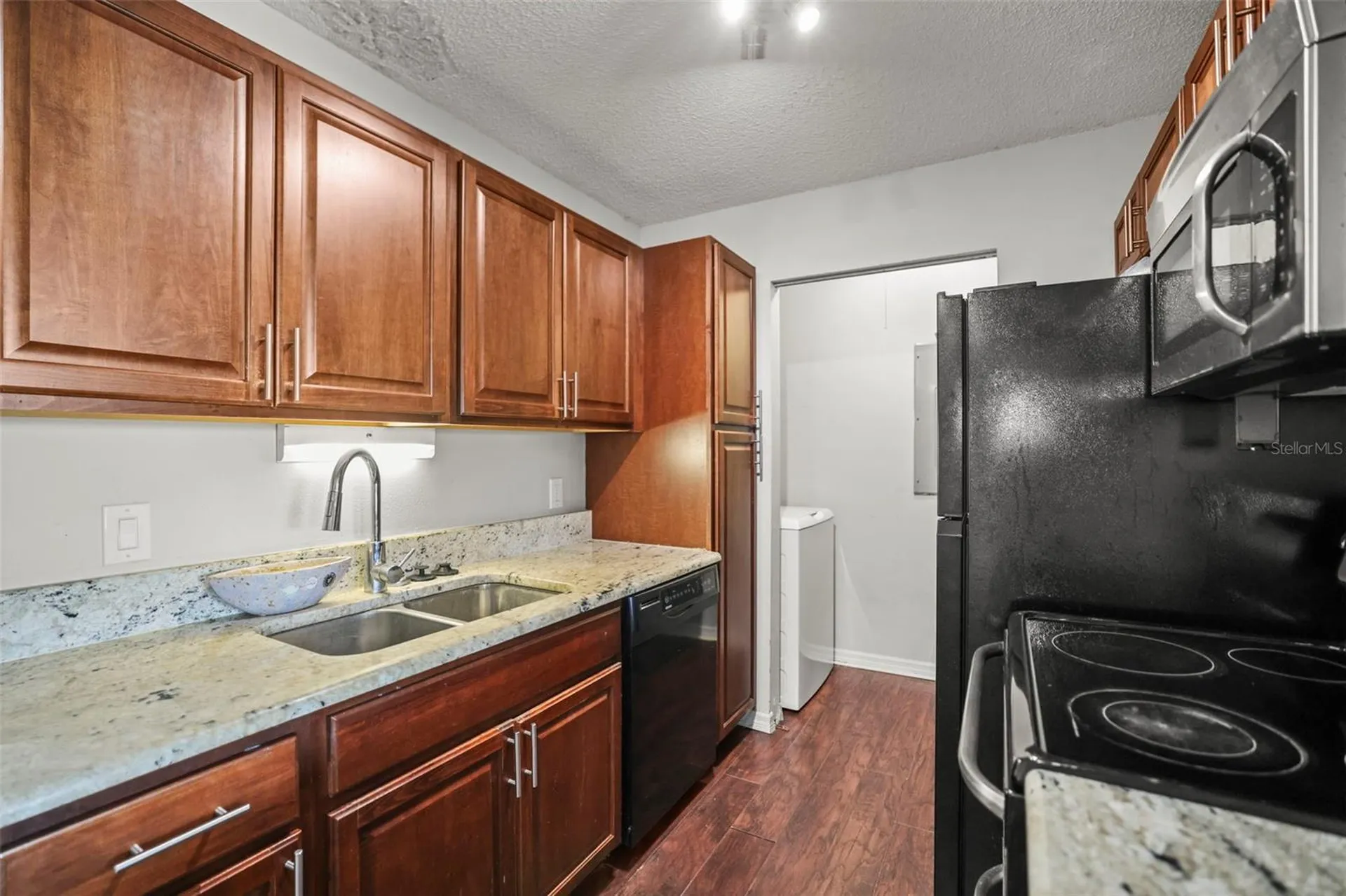 455 Alt 19 S Palm Harbor FL 34683