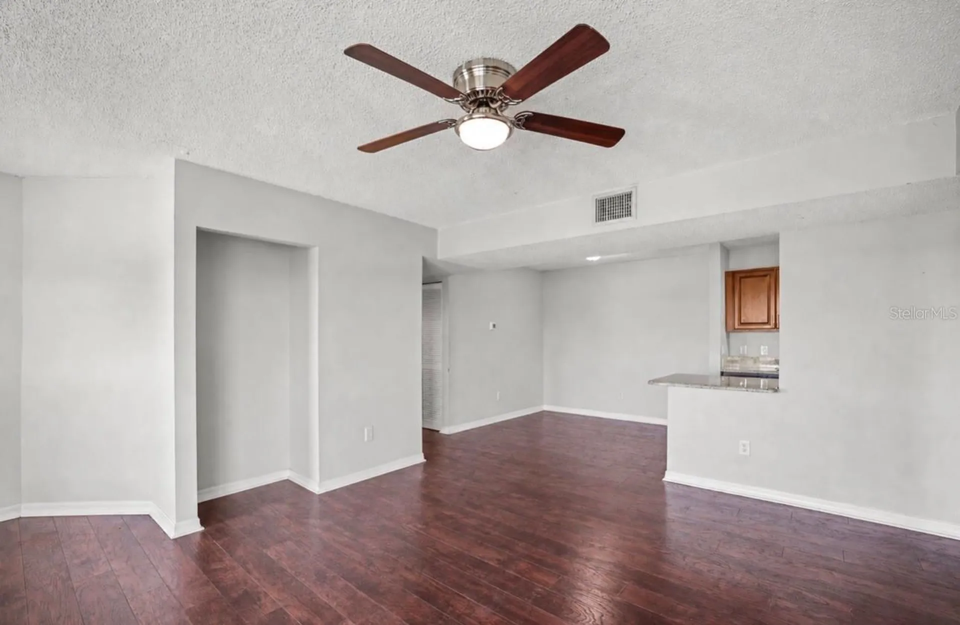455 Alt 19 S Palm Harbor FL 34683
