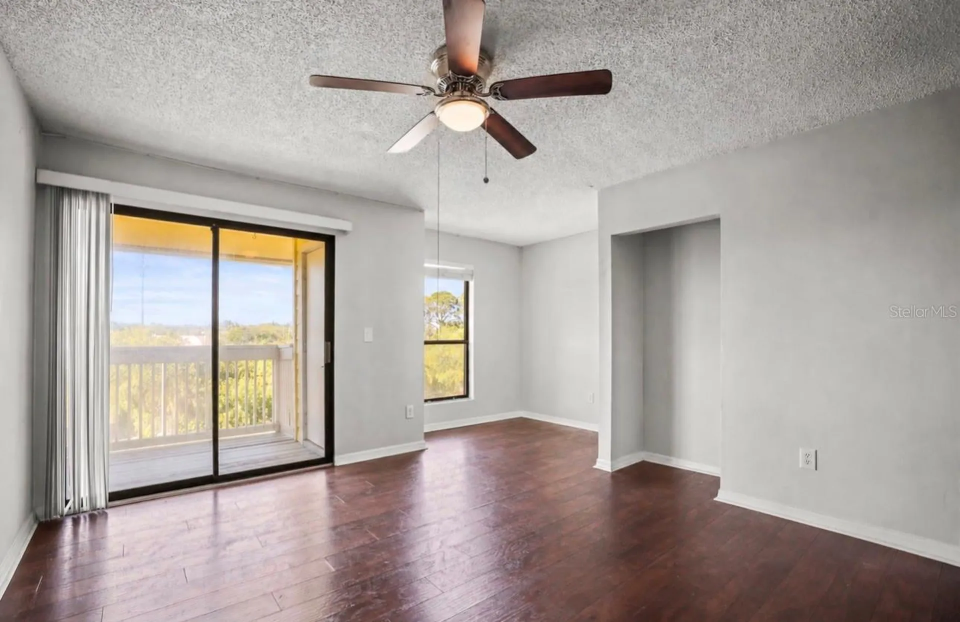 455 Alt 19 S Palm Harbor FL 34683