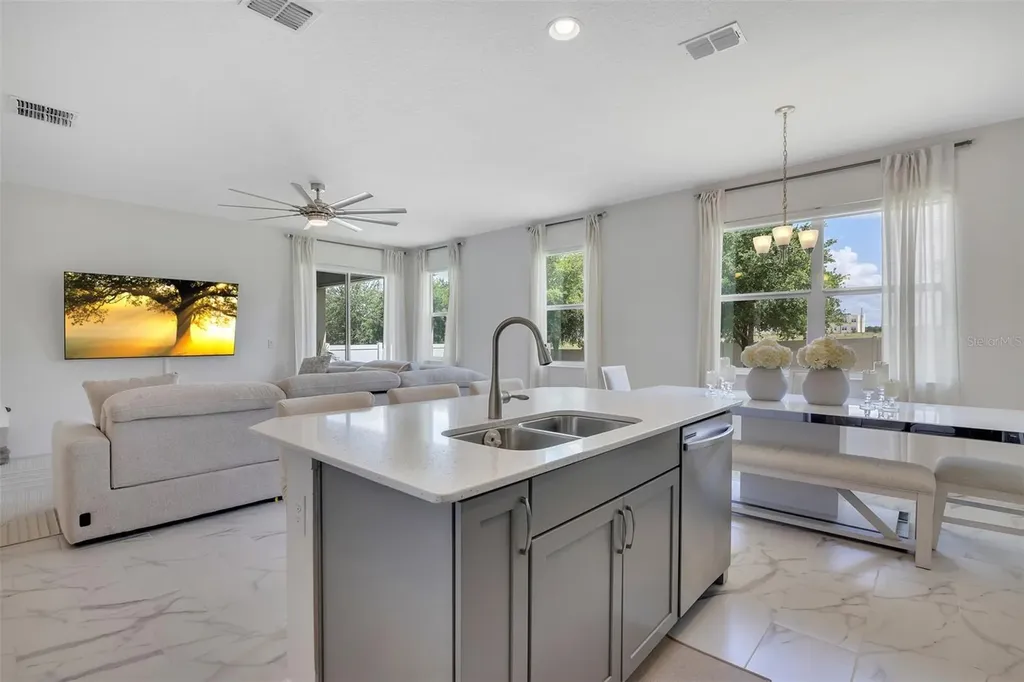 549 Sapphire Drive Davenport FL 33837
