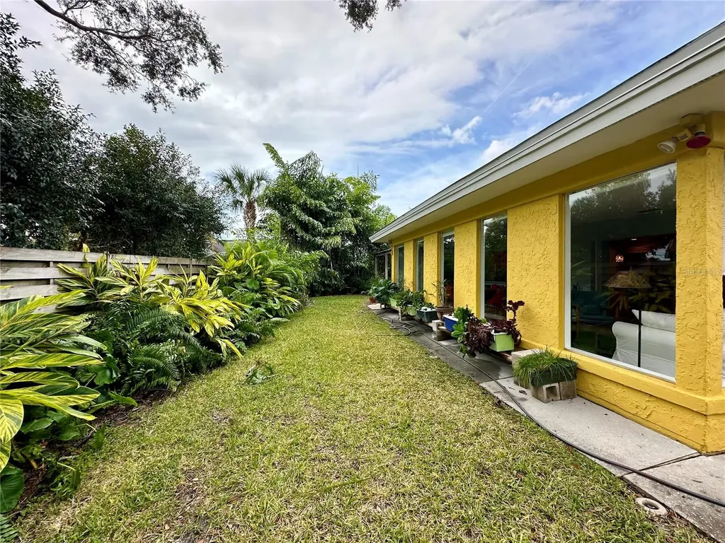 1883 Riviera Circle Sarasota FL 34232