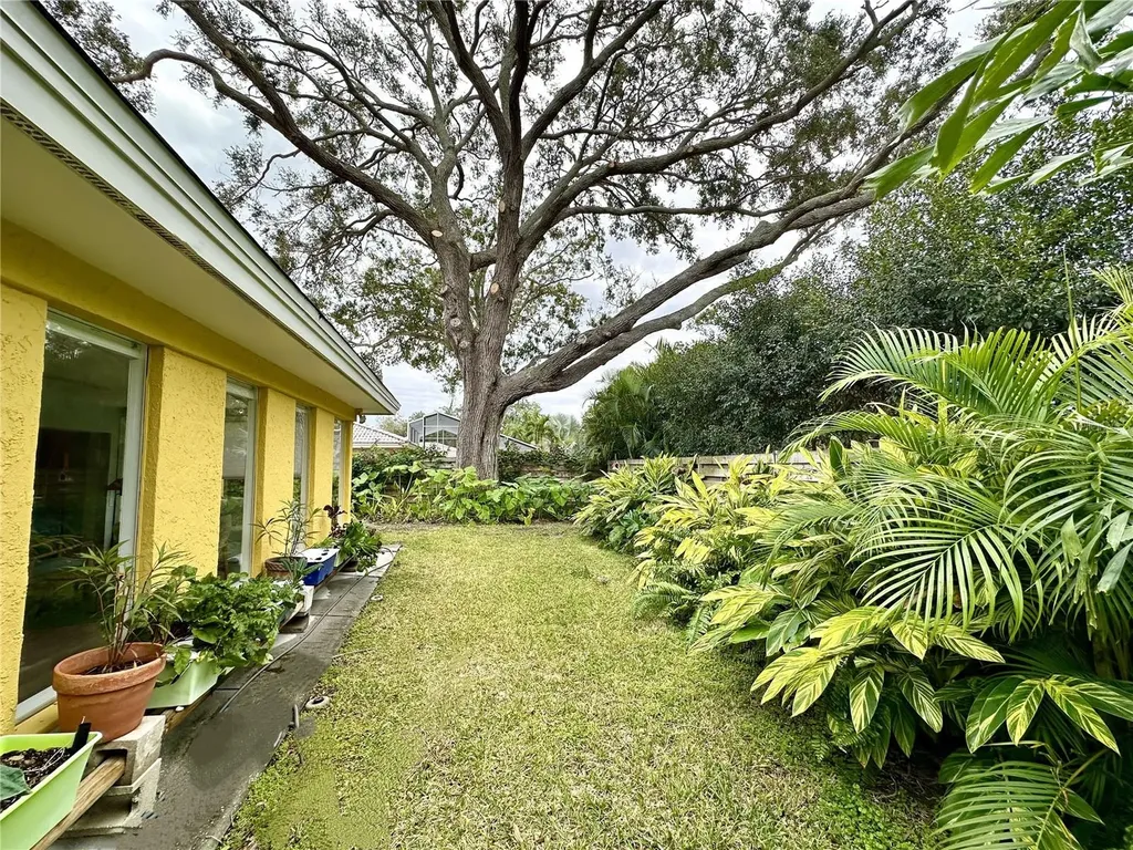 1883 Riviera Circle Sarasota FL 34232