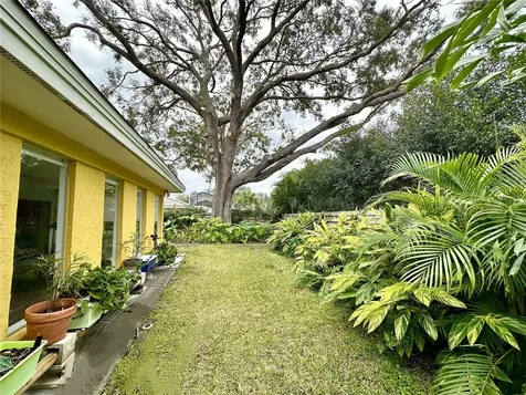 1883 Riviera Circle Sarasota FL 34232