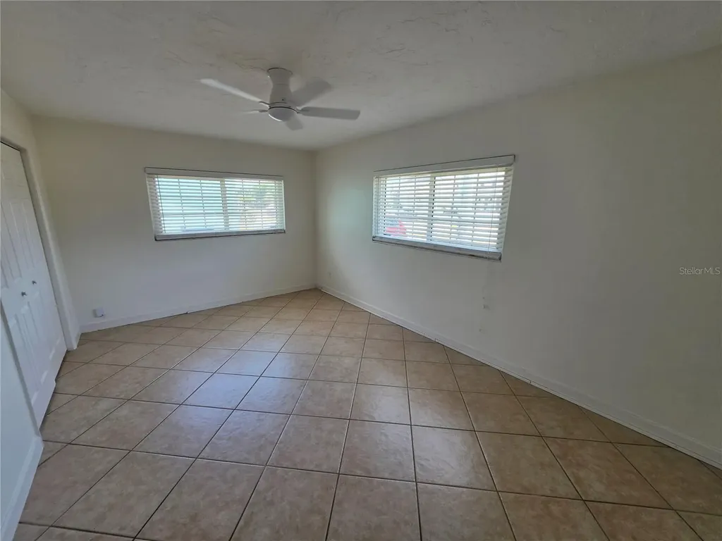6033 38th Avenue N St Petersburg FL 33710