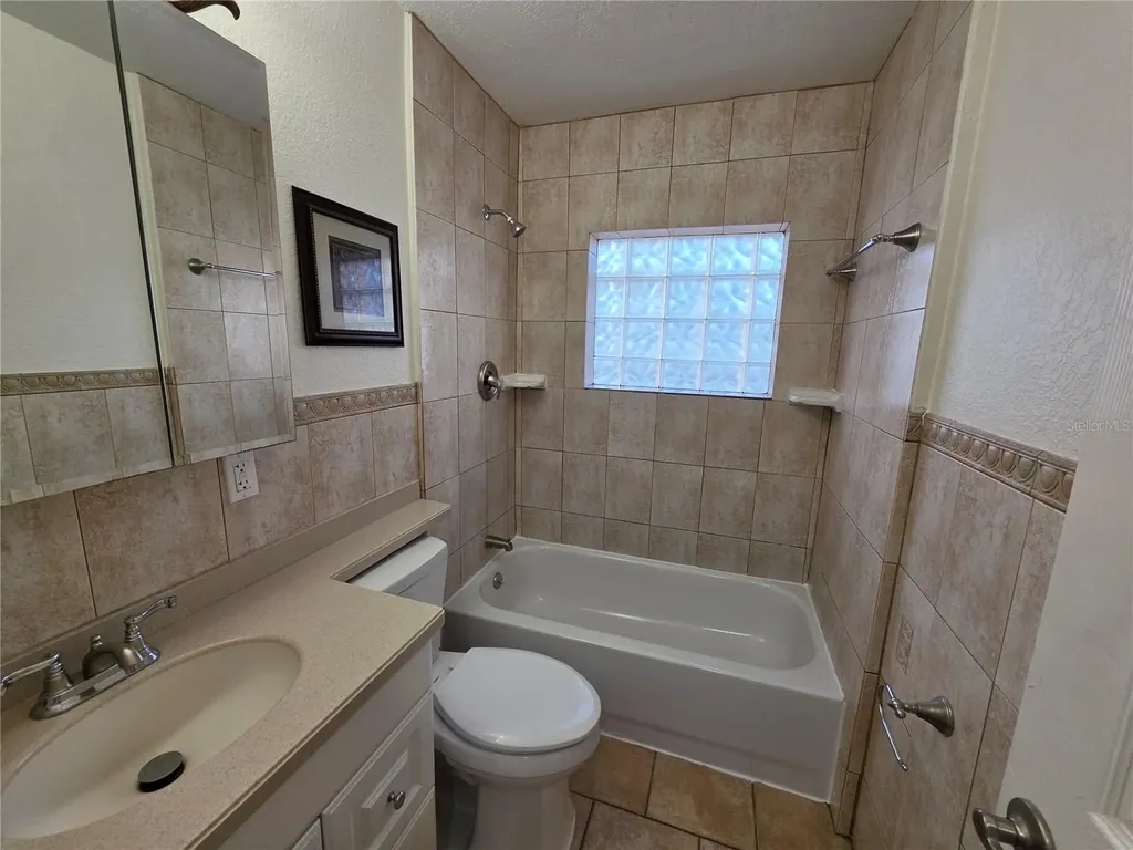 6033 38th Avenue N St Petersburg FL 33710