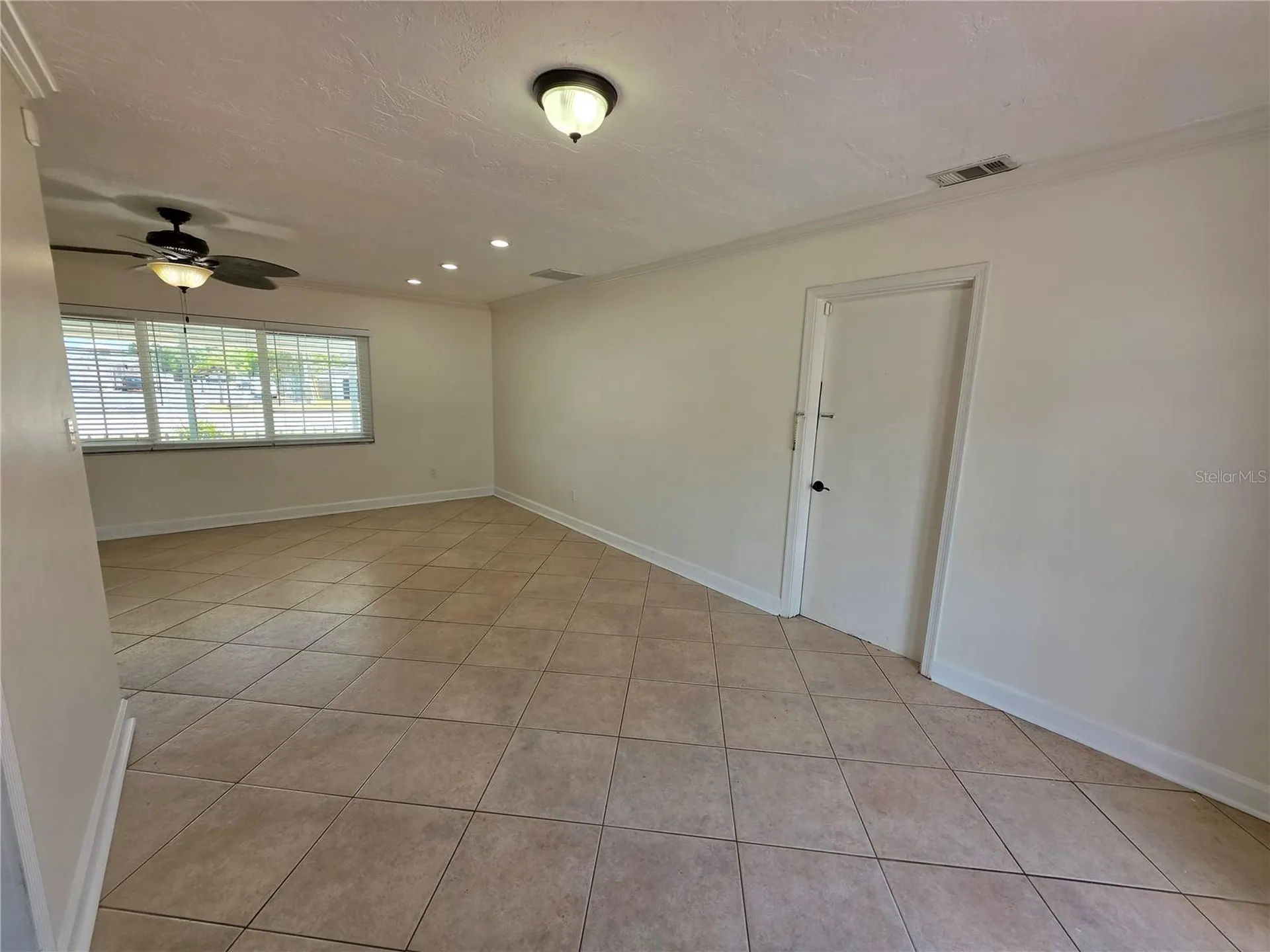 6033 38th Avenue N St Petersburg FL 33710