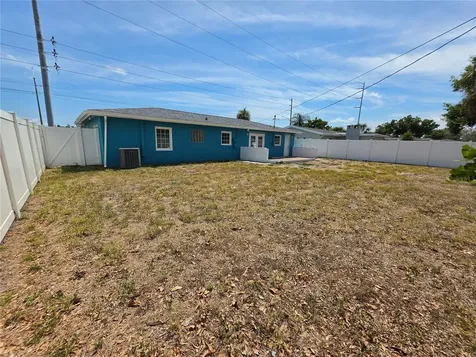 6033 38th Avenue N St Petersburg FL 33710