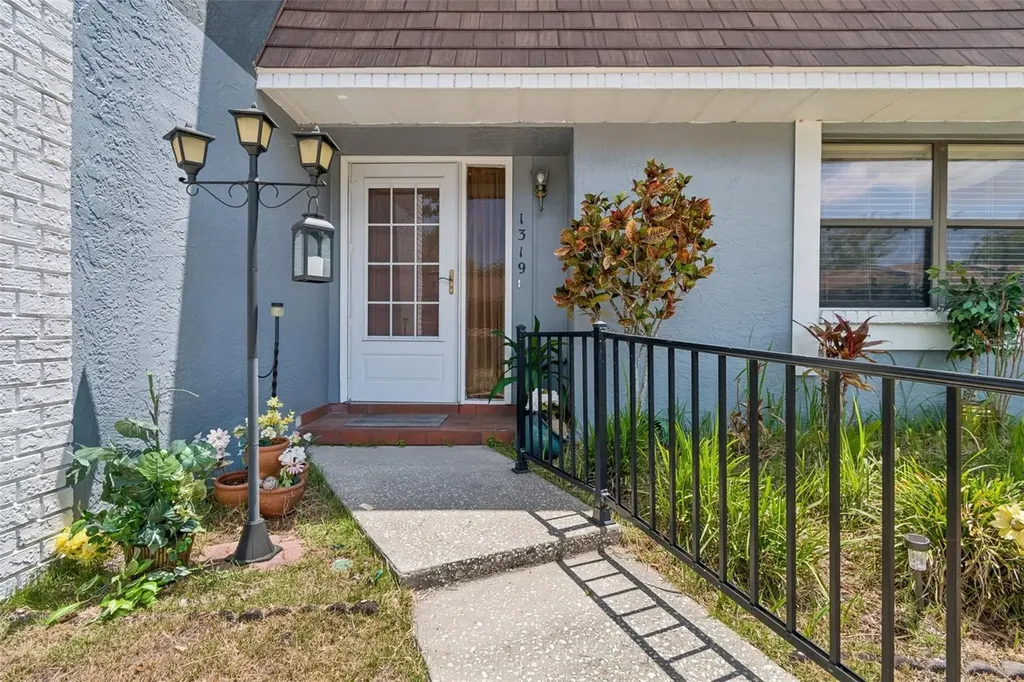 1319 Abbey Crescent Lane Clearwater FL 33759