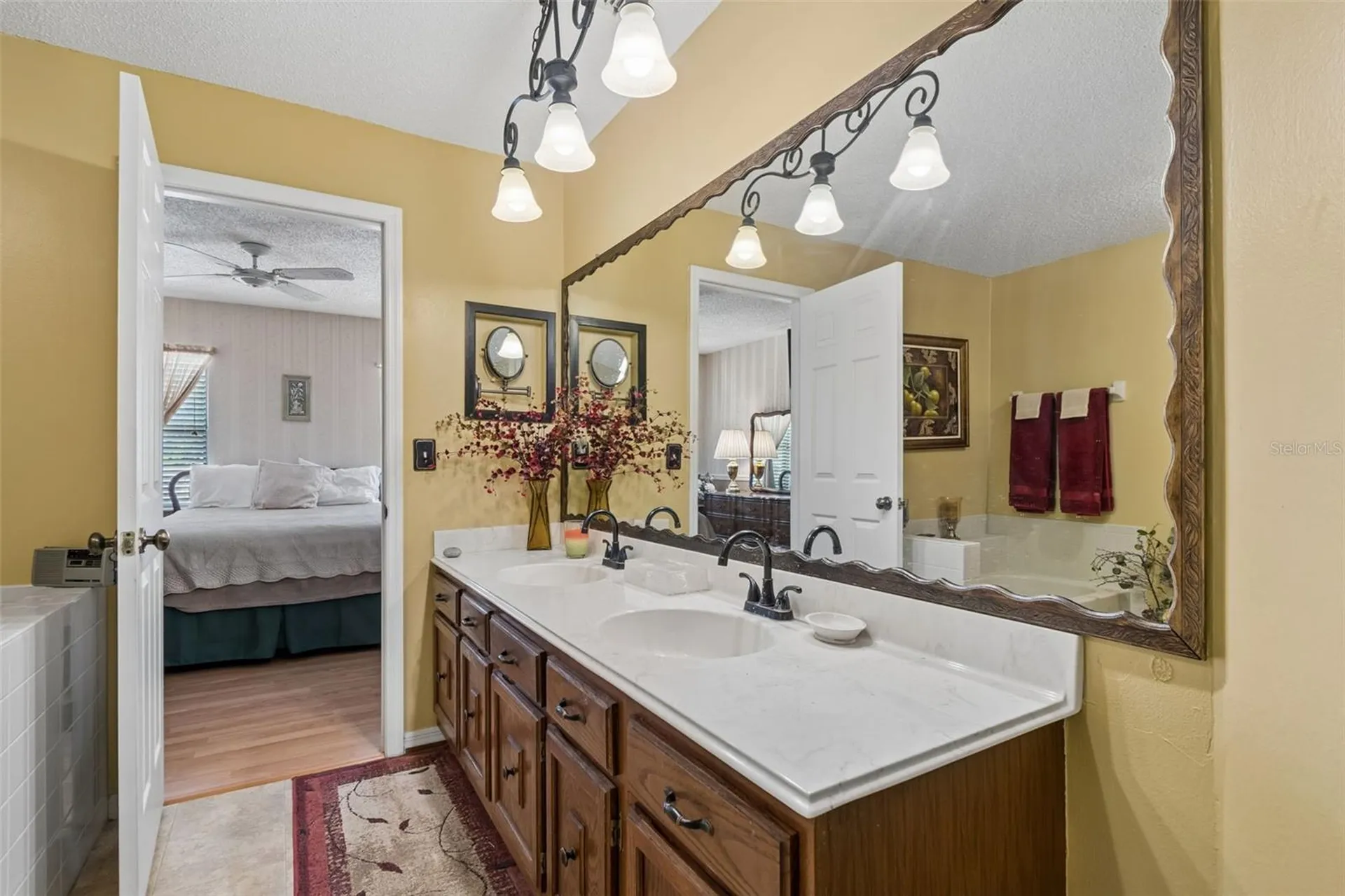1319 Abbey Crescent Lane Clearwater FL 33759