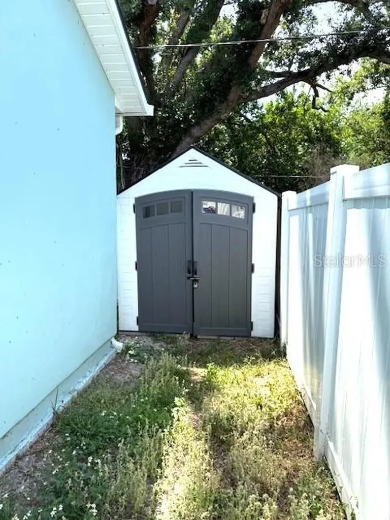 1931 10th Street S St Petersburg FL 33705