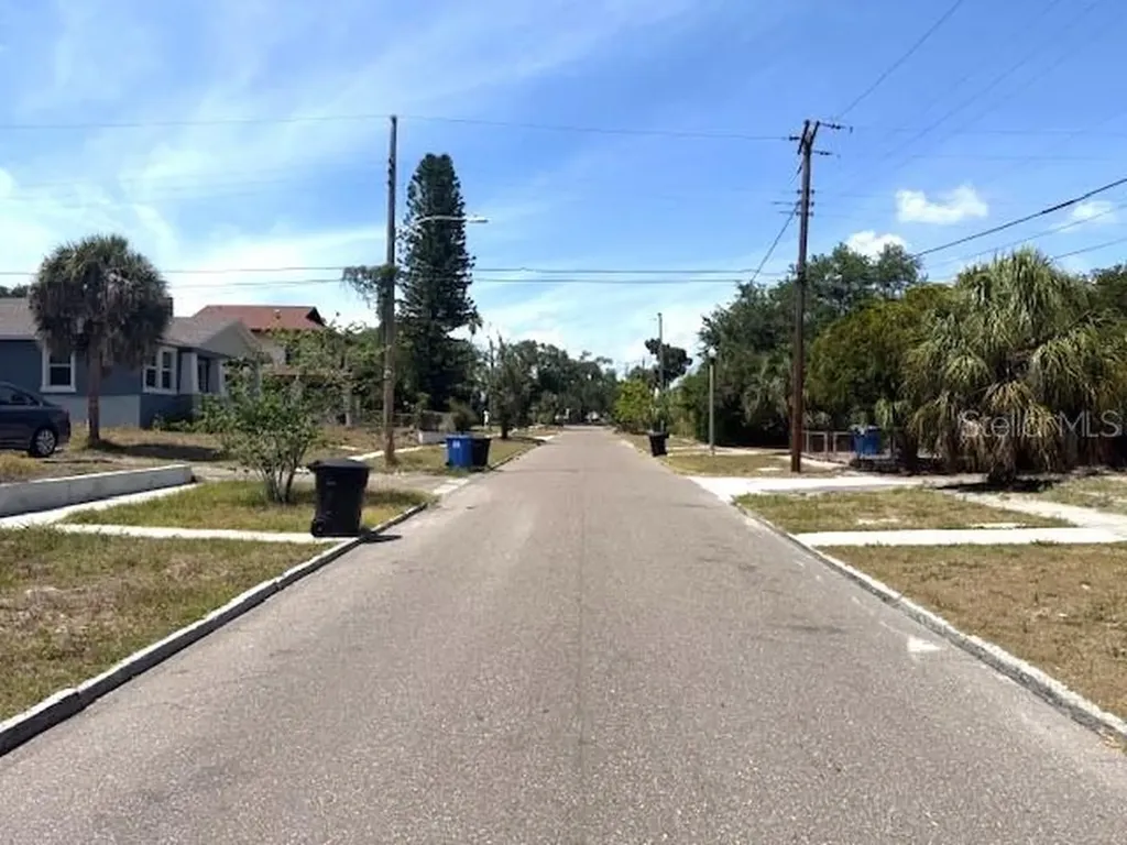 1931 10th Street S St Petersburg FL 33705