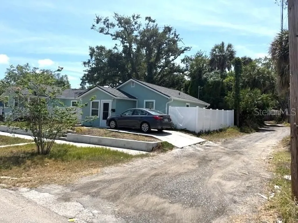 1931 10th Street S St Petersburg FL 33705