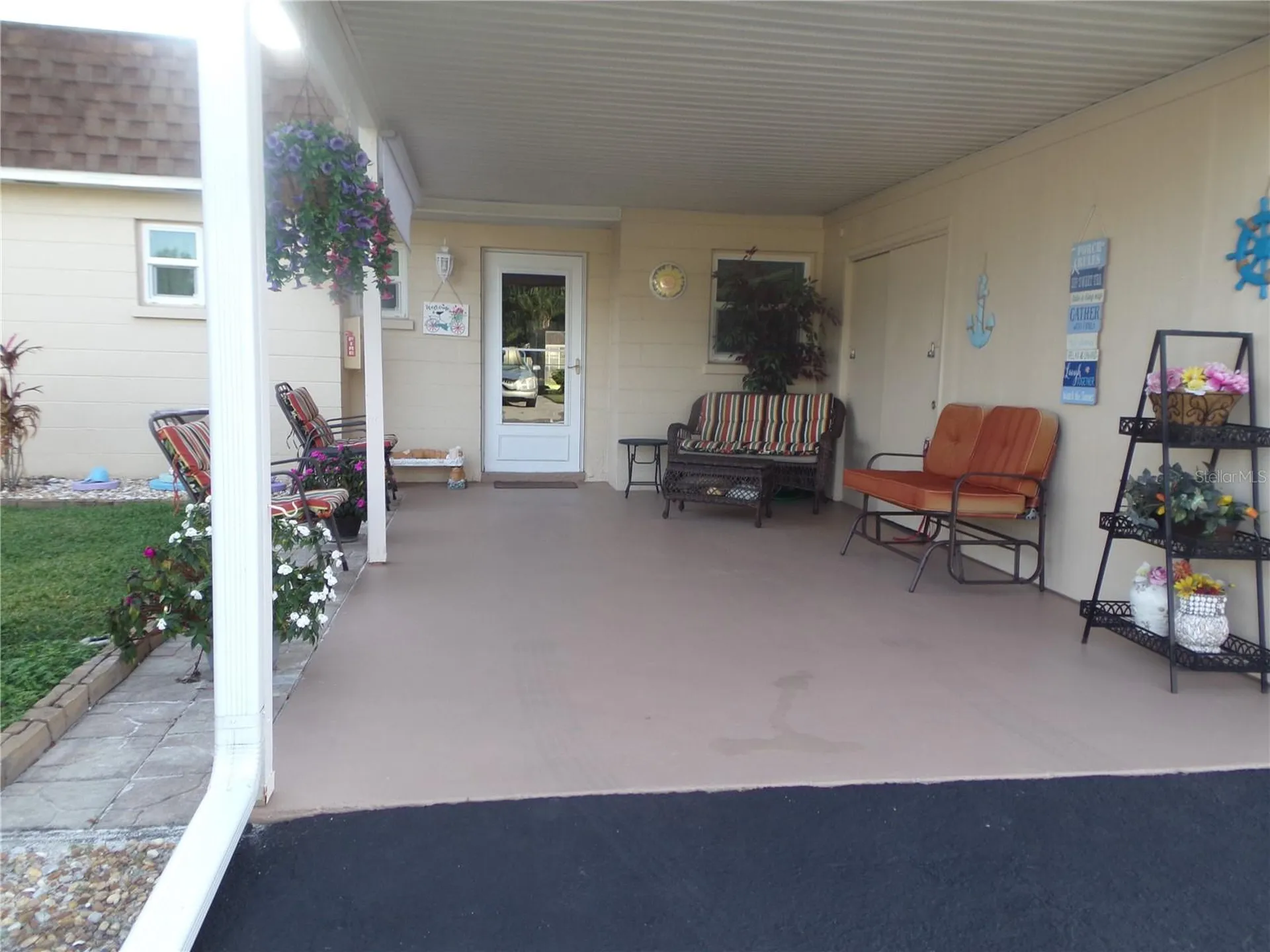 670 Park Circle Bradenton FL 34207